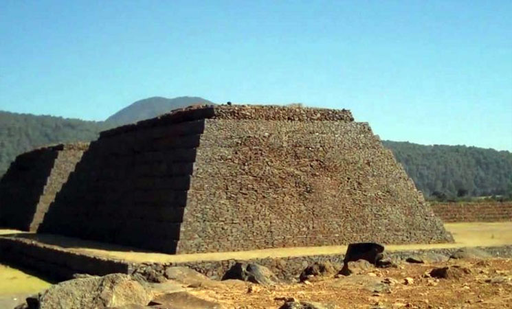 Zona Arqueológica Ihuatzio